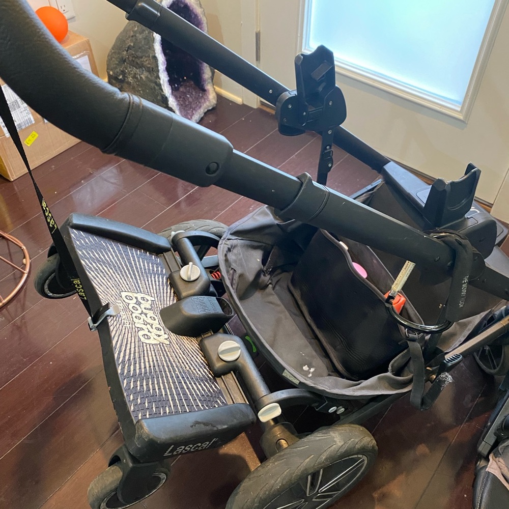 Nuna Mixx Stroller with toddler seat and kickstand - Picture 6 of 8